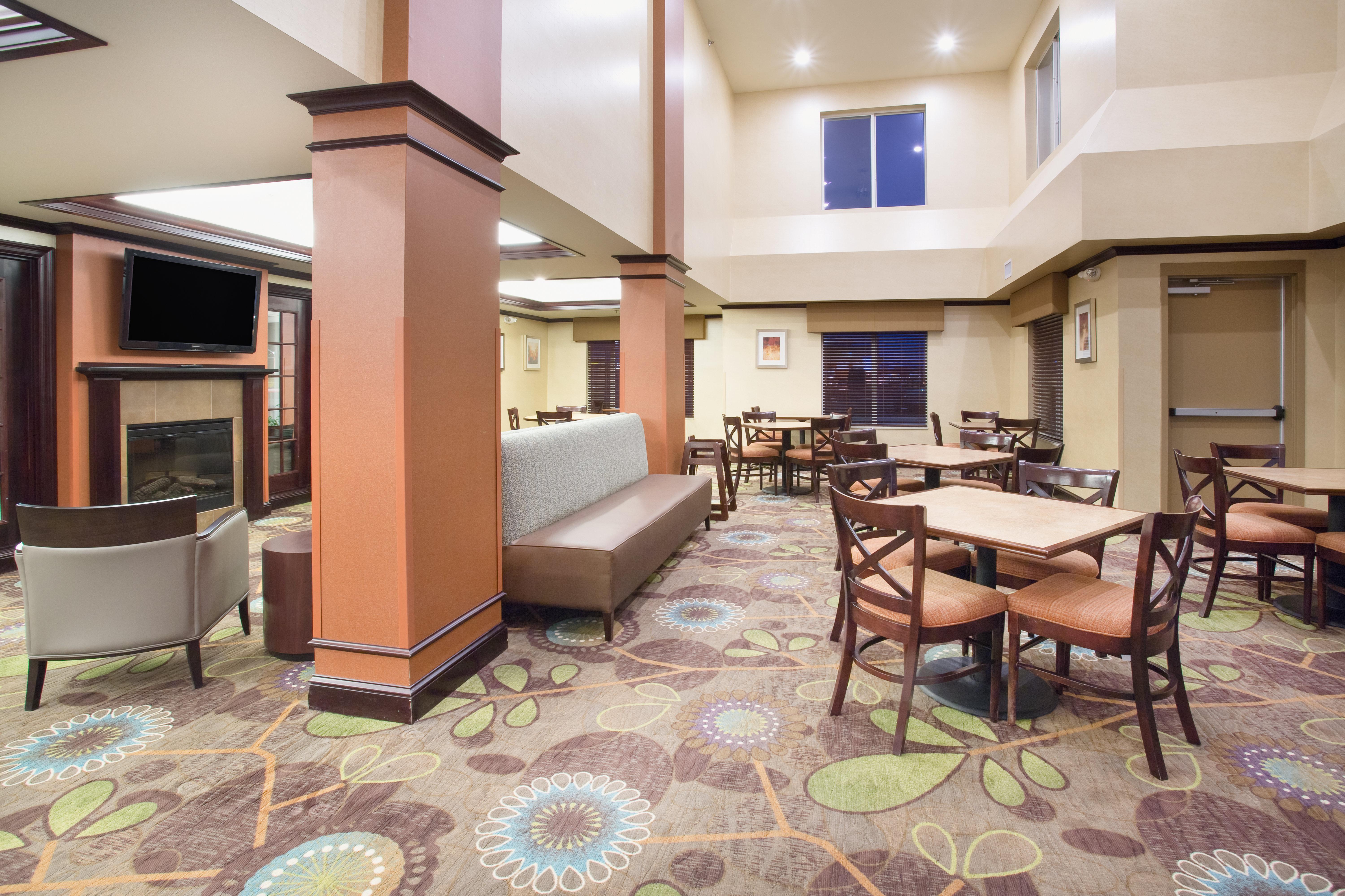 Holiday Inn Express Hotel & Suites Minot South By Ihg Exteriér fotografie